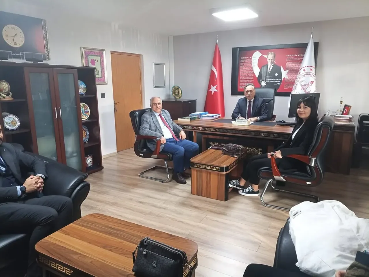 Kocaeli'de Sosyal Hizmet Kuruluşlarından Gölcük İlçe Milli Eğitim Müdürlüğü'ne Ziyaret Kocaeli'de Sosyal Hizmet Kuruluşlarından Gölcük İlçe Milli Eğitim Müdürlüğü'ne Ziyaret