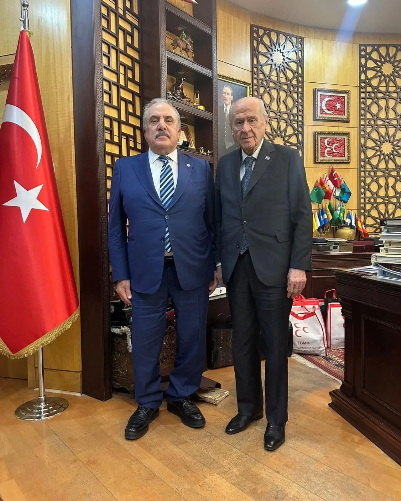 İYİ Partili Ensarioğlu, Bahçeli'yi Ziyaret Etti: "Terörsüz Türkiye Süreci ve Diyarbakır Daveti" İYİ Partili Ensarioğlu, Bahçeli'yi Ziyaret Etti: "Terörsüz Türkiye Süreci ve Diyarbakır Daveti"