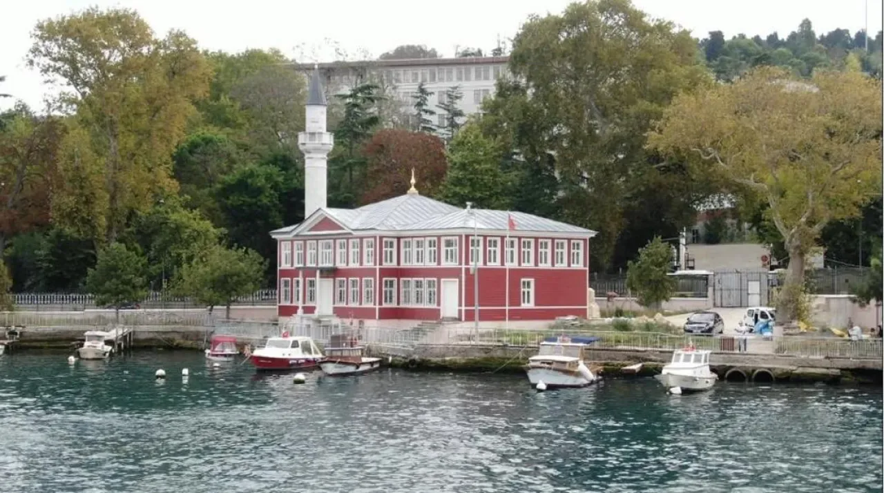 Kuleli'deki Tarihi Miras: Kaymak Mustafa Paşa Camii'nin Hikayesi Kuleli'deki Tarihi Miras: Kaymak Mustafa Paşa Camii'nin Hikayesi