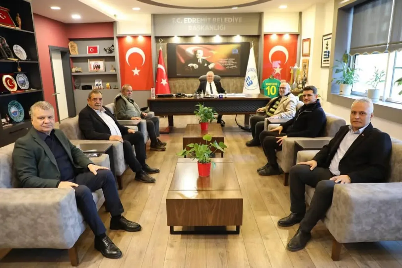Edremit'te Tarihi Çarşı Bölgesi İçin Yeni Proje Hareketi Edremit'te Tarihi Çarşı Bölgesi İçin Yeni Proje Hareketi