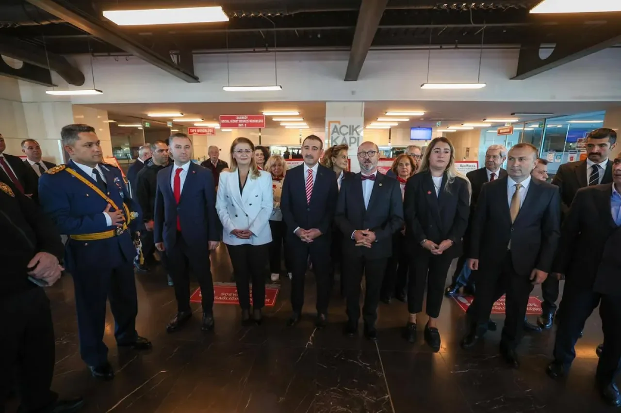 Bakırköylü Sanatçılar Derneği'nden Cumhuriyet Bayramı'nda Anlamlı Sanat Sergisi Bakırköylü Sanatçılar Derneği'nden Cumhuriyet Bayramı'nda Anlamlı Sanat Sergisi