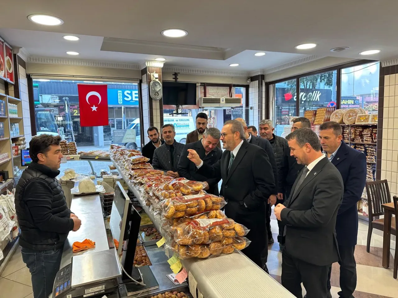 Mahir Ünal: Milletin Hikayesi Sokakta Yazılır Mahir Ünal: Milletin Hikayesi Sokakta Yazılır