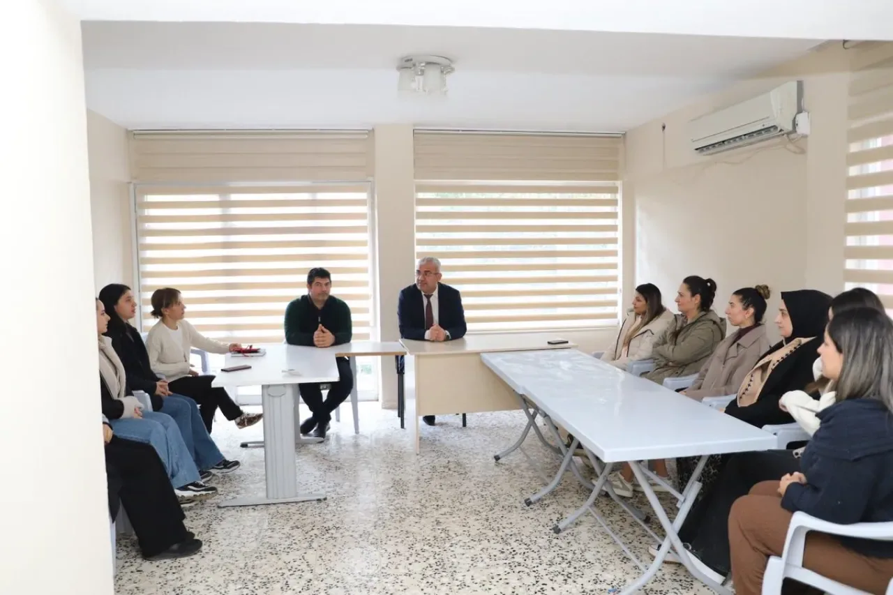 Adana'da Koruyucu Aile Hizmetleri Değerlendirme Toplantısı Yapıldı Adana'da Koruyucu Aile Hizmetleri Değerlendirme Toplantısı Yapıldı