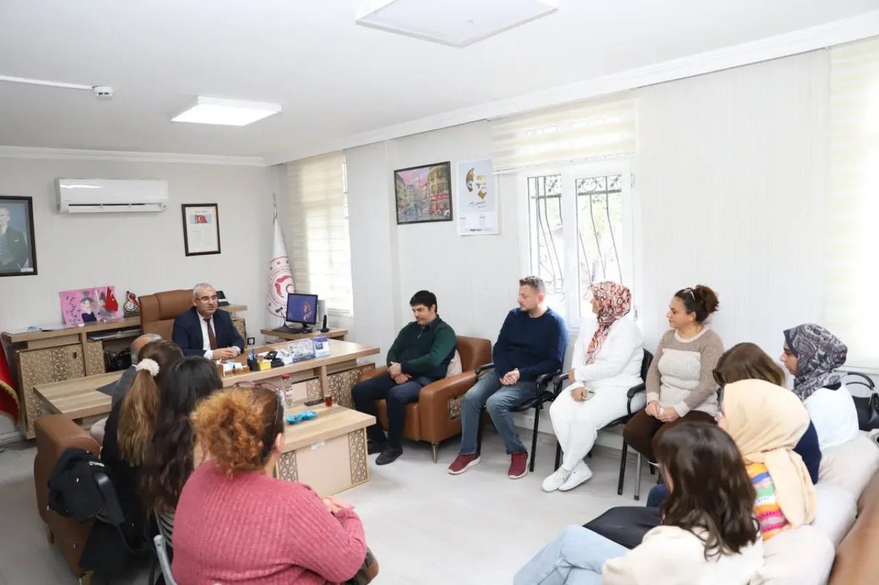 Adana'da Çocuk Evleri Koordinasyon Merkezi Ziyaret Edildi Adana'da Çocuk Evleri Koordinasyon Merkezi Ziyaret Edildi