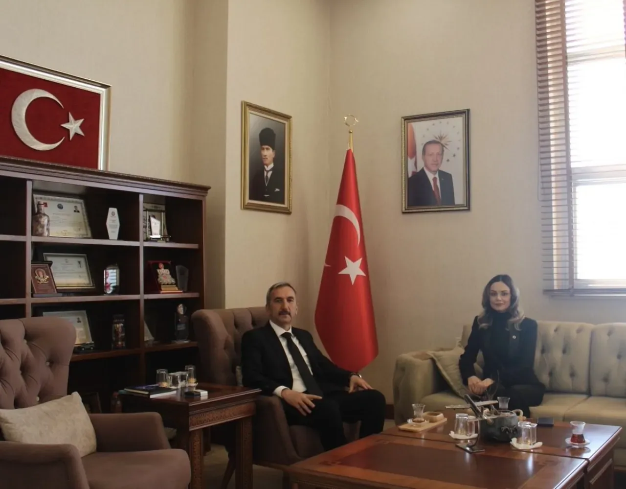 Sarıçam Kaymakamlığı'na Feke Kaymakamı Yılmaz'dan Ziyaret Sarıçam Kaymakamlığı'na Feke Kaymakamı Yılmaz'dan Ziyaret