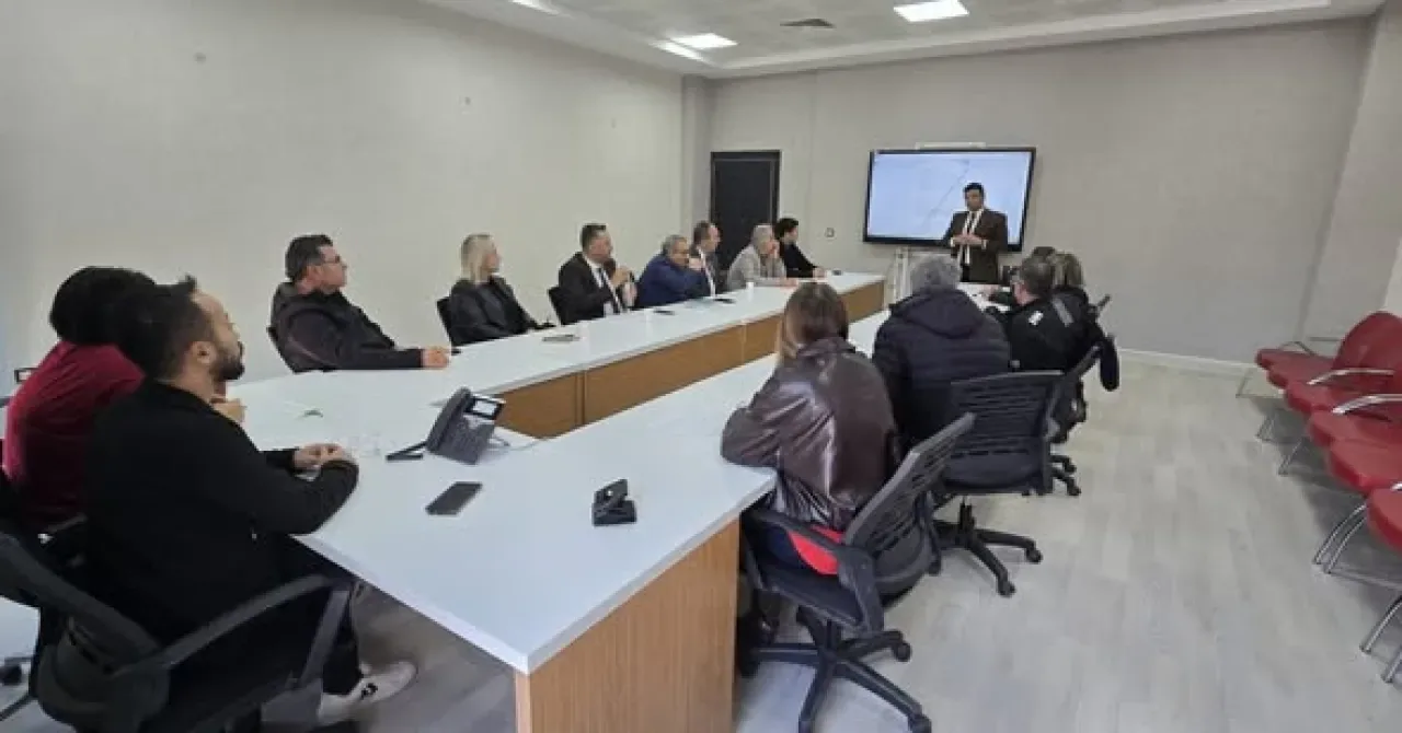 Çukurova'da Mesleki Eğitimde İş Birliği Toplantısı Düzenlendi Çukurova'da Mesleki Eğitimde İş Birliği Toplantısı Düzenlendi