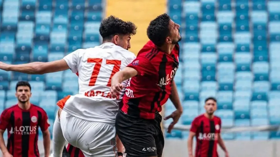 Adanaspor 1-3 Mağlup Oldu: 3. Lig'de Kriz Derinleşiyor, Tribünlerden Tevki Sesleri görseli