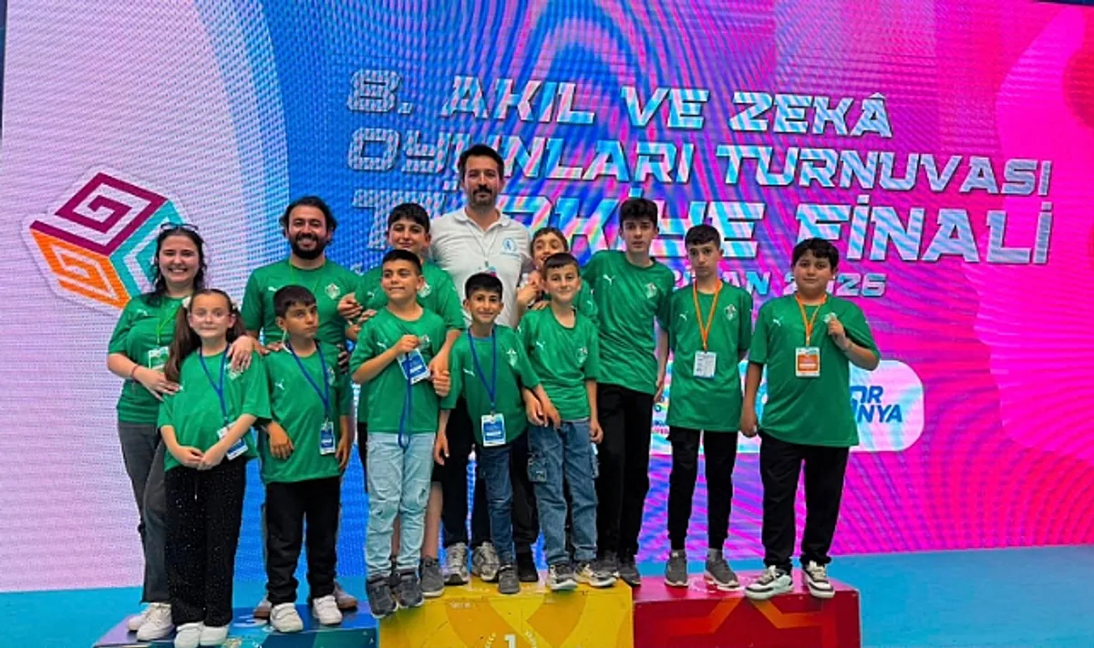 Iğdırlı Yusuf Tayfur, 2 Milyon Öğrencinin Katıldığı Dev Turnuvada Türkiye Şampiyonu Oldu Iğdırlı Yusuf Tayfur, 2 Milyon Öğrencinin Katıldığı Dev Turnuvada Türkiye Şampiyonu Oldu