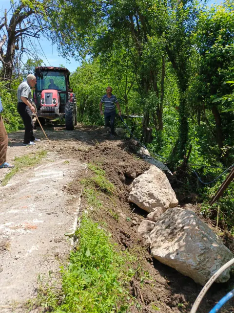 Hasankadı'da Heyelan Zararı Gideriliyor: Belediye'den Yol Güvenliği Hamlesi