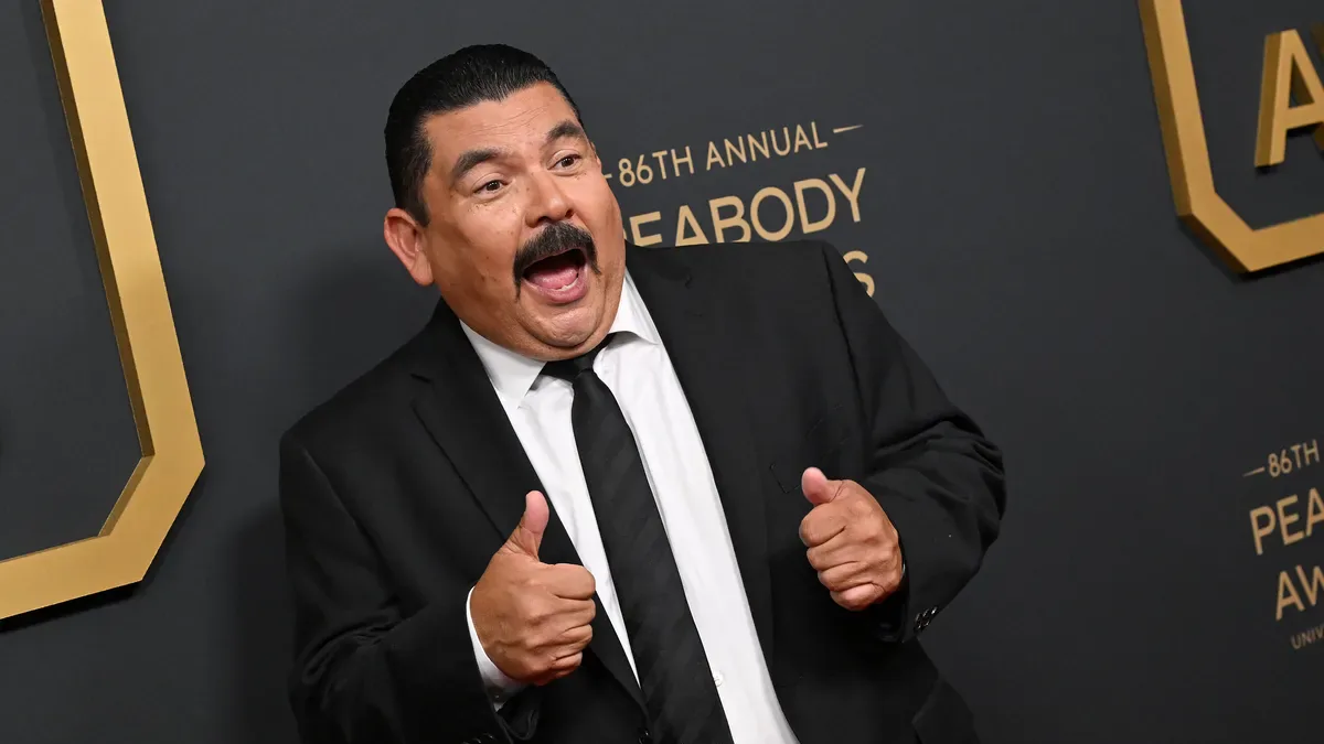 Jimmy Kimmel'ın Sağ Kolu Guillermo Rodriguez Dancing with the Stars'a Katılıyor Jimmy Kimmel'ın Sağ Kolu Guillermo Rodriguez Dancing with the Stars'a Katılıyor