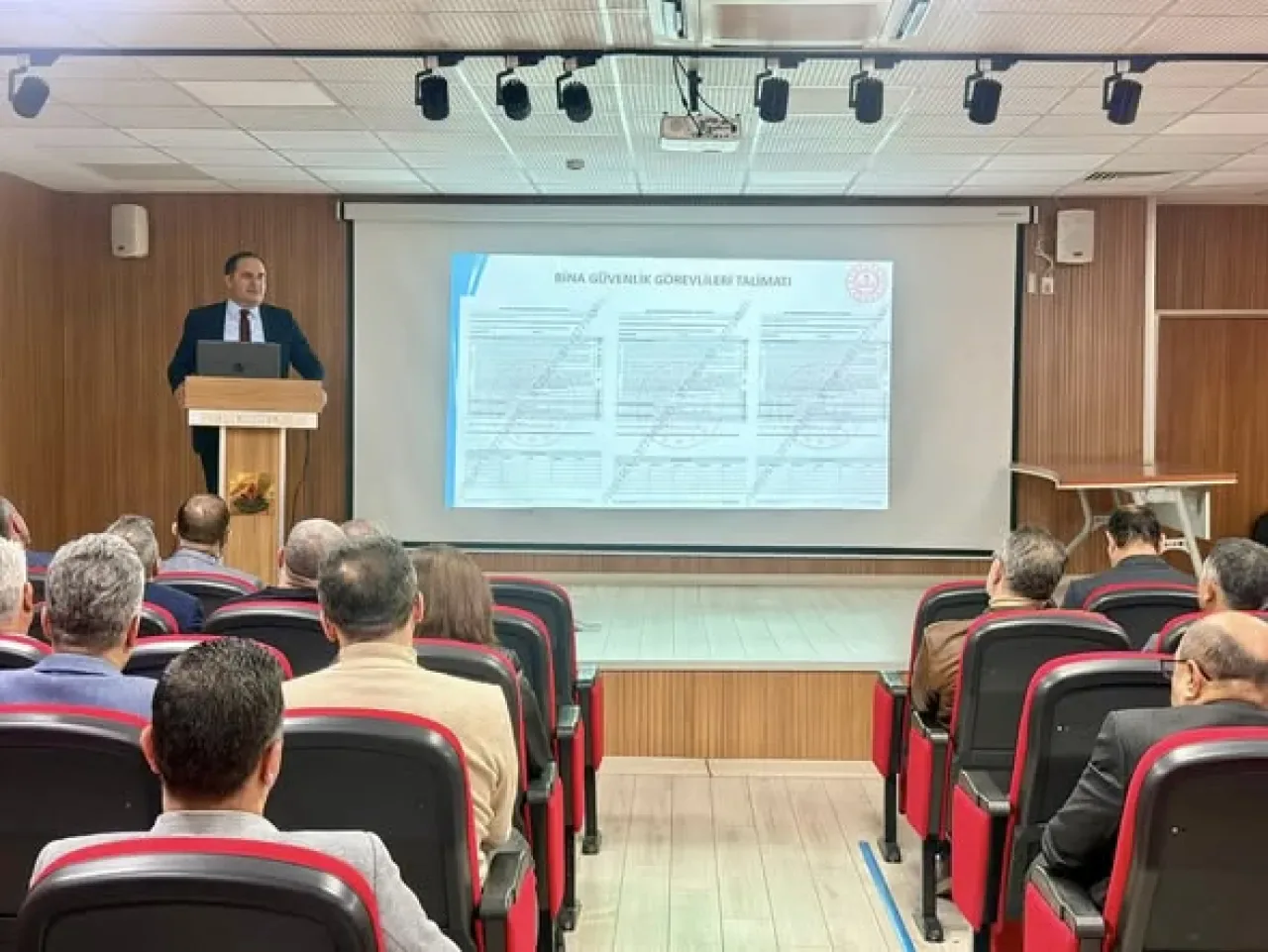 Seyhan'da Açık Öğretim Sınavı İçin Koordinasyon Toplantısı Yapıldı Seyhan'da Açık Öğretim Sınavı İçin Koordinasyon Toplantısı Yapıldı