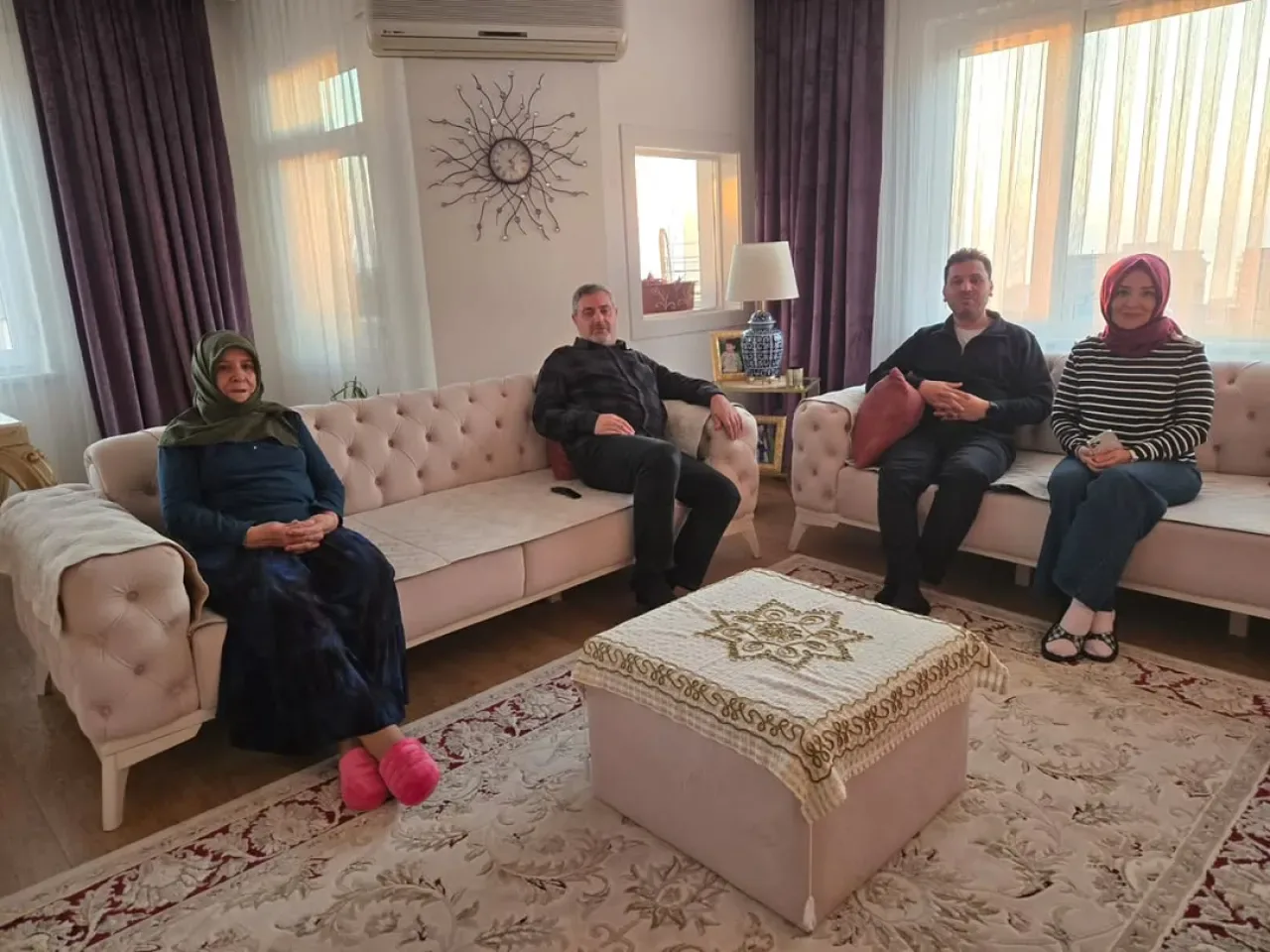 MHP Bakırköy'den "Hayırlı Günler Komşum" Ziyareti: Derdin Derdimizdir MHP Bakırköy'den "Hayırlı Günler Komşum" Ziyareti: Derdin Derdimizdir