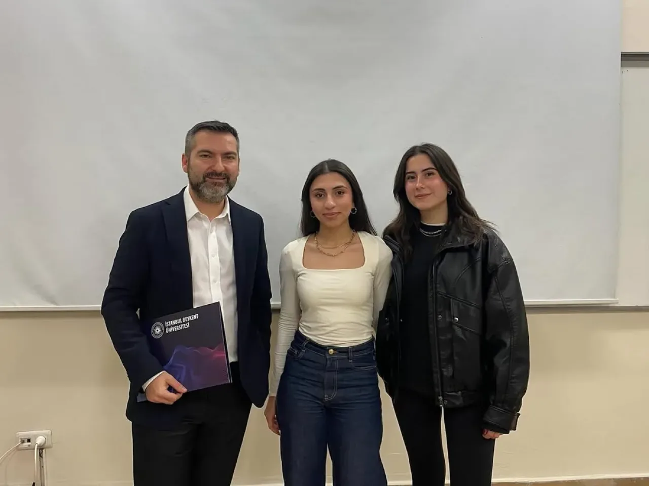Endüstri Mühendisliği Öğrencileri Finansal Optimizasyon Eğitimi ile Sektöre Hazırlanıyor Endüstri Mühendisliği Öğrencileri Finansal Optimizasyon Eğitimi ile Sektöre Hazırlanıyor