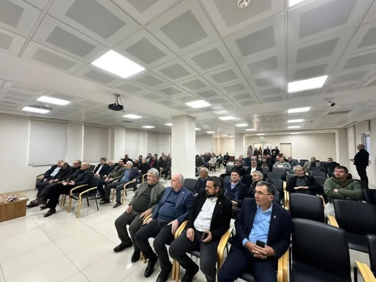 Mustafakemalpaşa'da Muhtarlara Yönelik Kurum Tanıtım ve Bilgilendirme Toplantısı Düzenlendi Mustafakemalpaşa'da Muhtarlara Yönelik Kurum Tanıtım ve Bilgilendirme Toplantısı Düzenlendi
