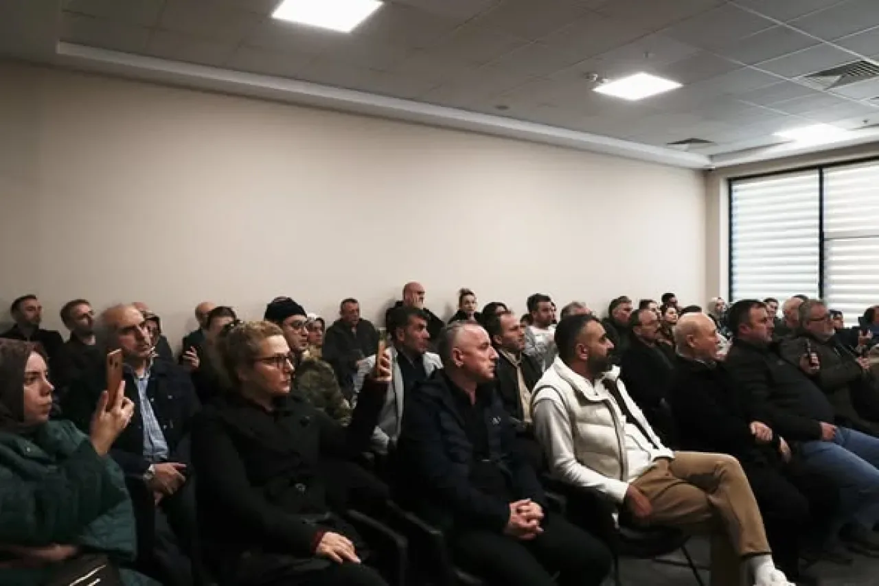 Bağcılar'da Kentsel Dönüşüm Süreci Hürriyet Mahallesi'nde Masaya Yatırıldı Bağcılar'da Kentsel Dönüşüm Süreci Hürriyet Mahallesi'nde Masaya Yatırıldı