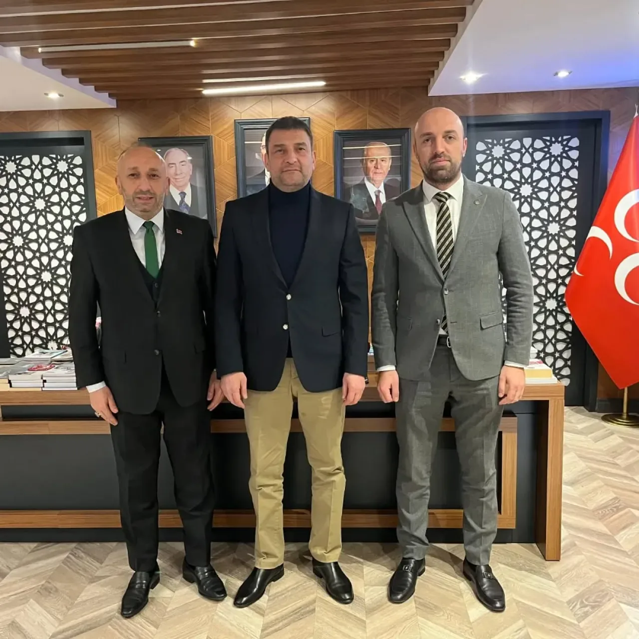 MHP Kestel İlçe Yönetimi, Bursa İl Başkanı Muhammet Tekin'i Ziyaret Etti MHP Kestel İlçe Yönetimi, Bursa İl Başkanı Muhammet Tekin'i Ziyaret Etti