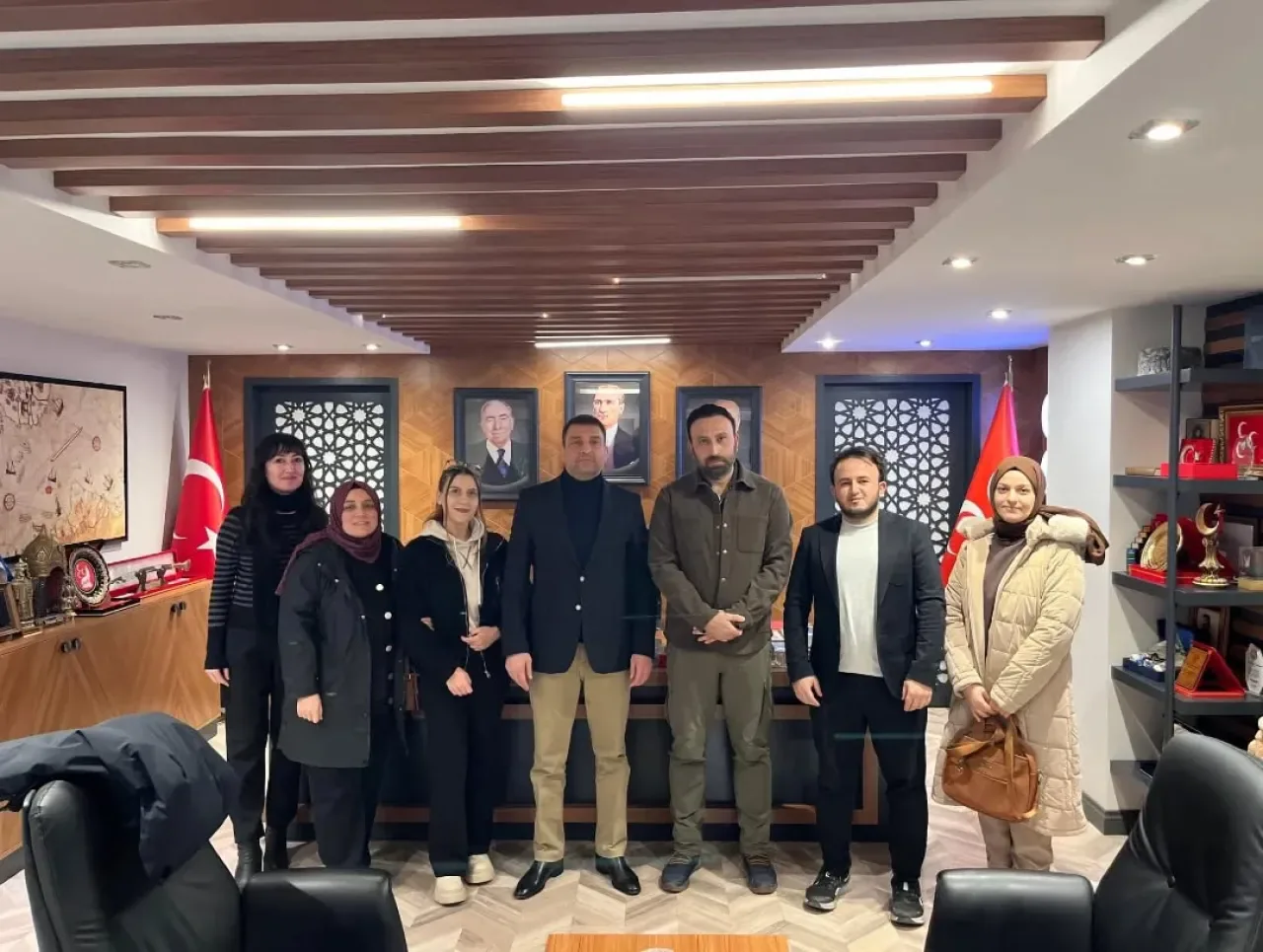 Bursa'da MHP'li Tekin, KPSS'de Atanamayan Öğretmenleri Ağırladı Bursa'da MHP'li Tekin, KPSS'de Atanamayan Öğretmenleri Ağırladı