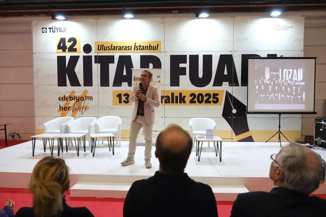 Büyükçekmece Belediyesi, TÜYAP Kitap Fuarı'nda Sinan Meydan'ı Ağırladı Büyükçekmece Belediyesi, TÜYAP Kitap Fuarı'nda Sinan Meydan'ı Ağırladı