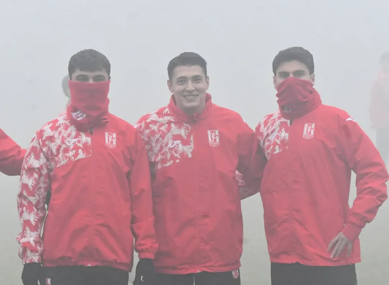Balıkesirspor, Sis Altındaki Antrenmanla Bornova 1877 Maçına Hazırlanıyor Balıkesirspor, Sis Altındaki Antrenmanla Bornova 1877 Maçına Hazırlanıyor
