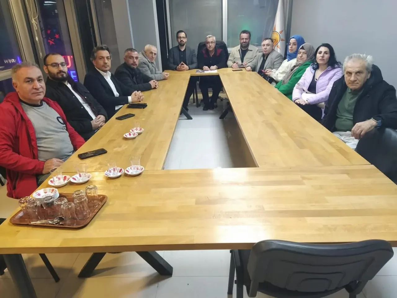 AK Parti Güngören'de Haftalık Mahalle Toplantısı Gerçekleştirildi AK Parti Güngören'de Haftalık Mahalle Toplantısı Gerçekleştirildi