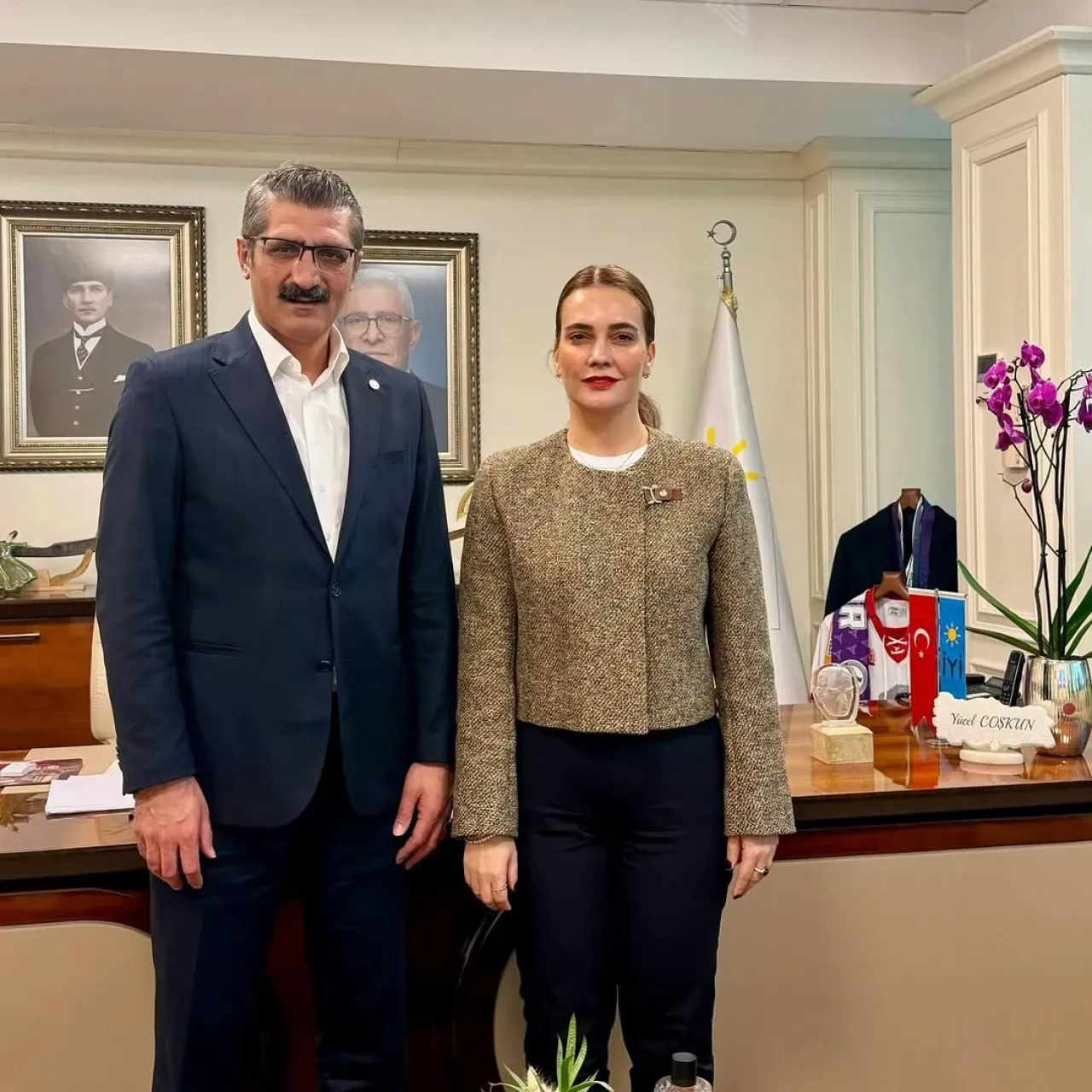 İYİ Parti İstanbul'da Teşekkür Ziyareti İYİ Parti İstanbul'da Teşekkür Ziyareti