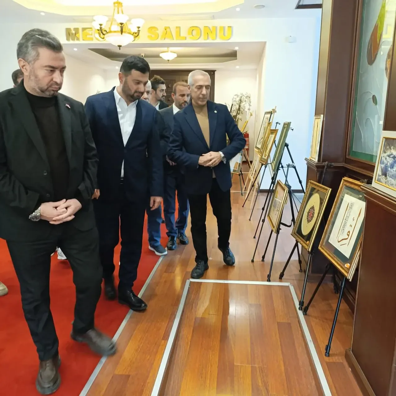 Kağıthane'de Geleneksel Hat Sanatı Sergisi Büyük İlgi Gördü Kağıthane'de Geleneksel Hat Sanatı Sergisi Büyük İlgi Gördü