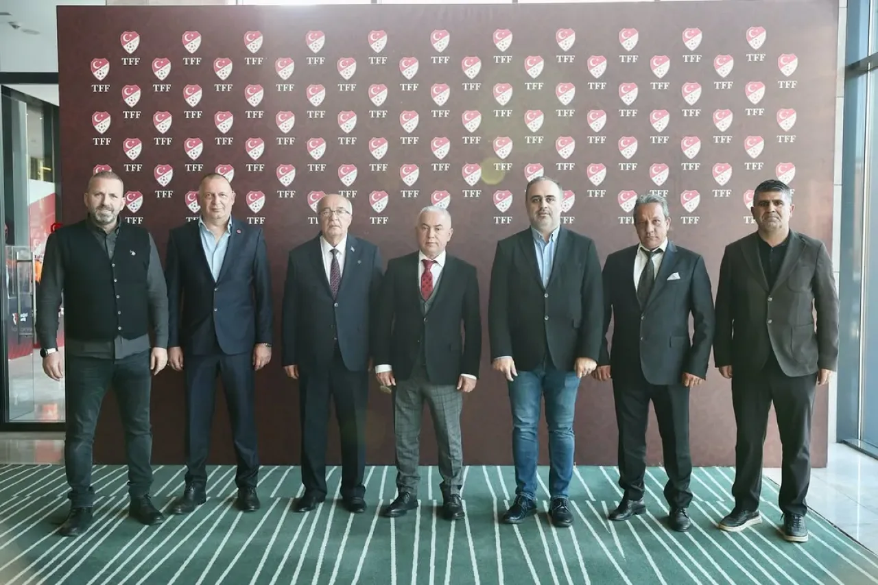 Şile Belediyesi TFF'de Amatör Futbol İş Birliği Görüşmeleri Gerçekleştirdi Şile Belediyesi TFF'de Amatör Futbol İş Birliği Görüşmeleri Gerçekleştirdi