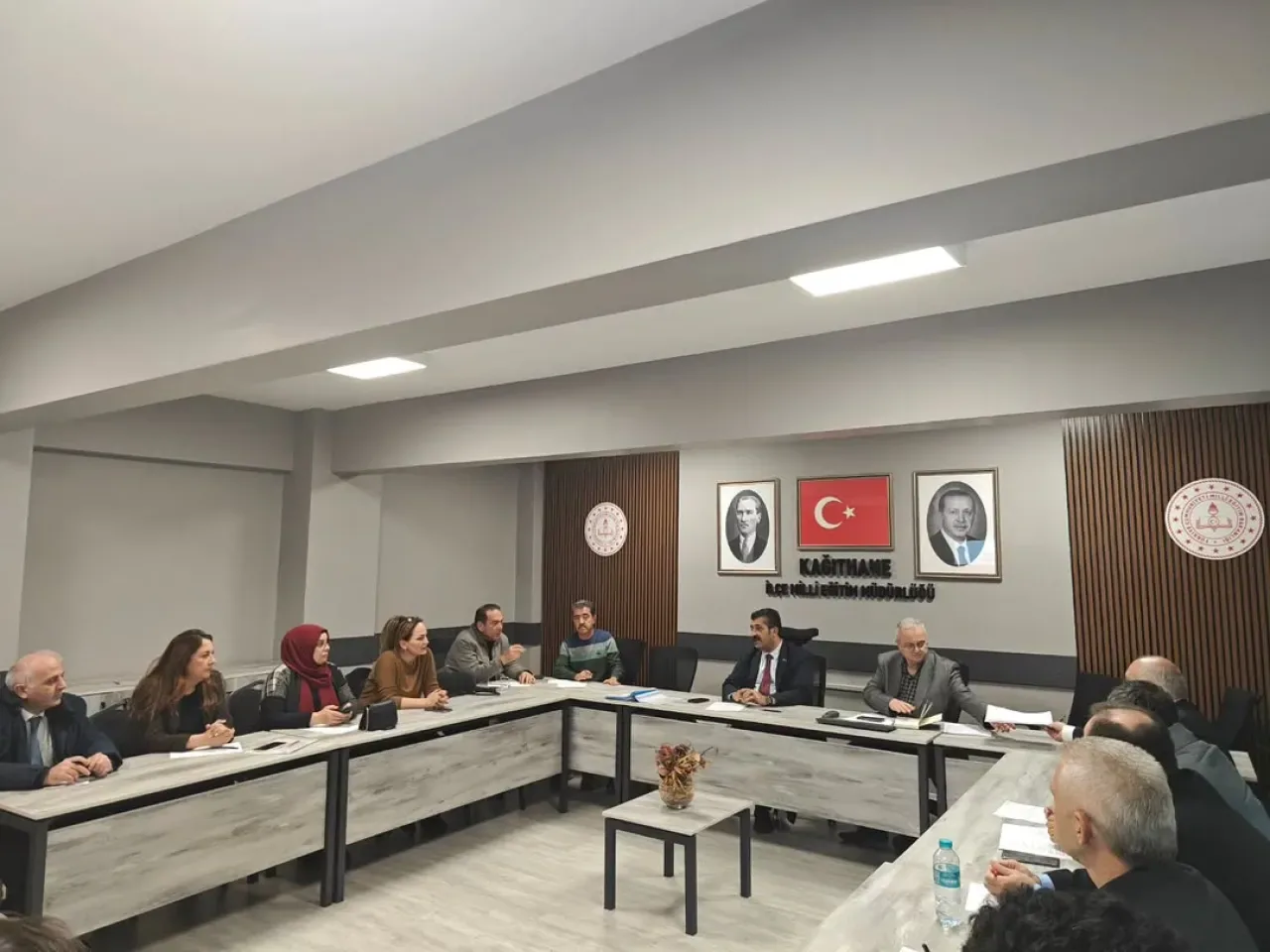 Kâğıthane'de Açık Öğretim Sınavları Öncesi Hazırlık Toplantısı Yapıldı Kâğıthane'de Açık Öğretim Sınavları Öncesi Hazırlık Toplantısı Yapıldı