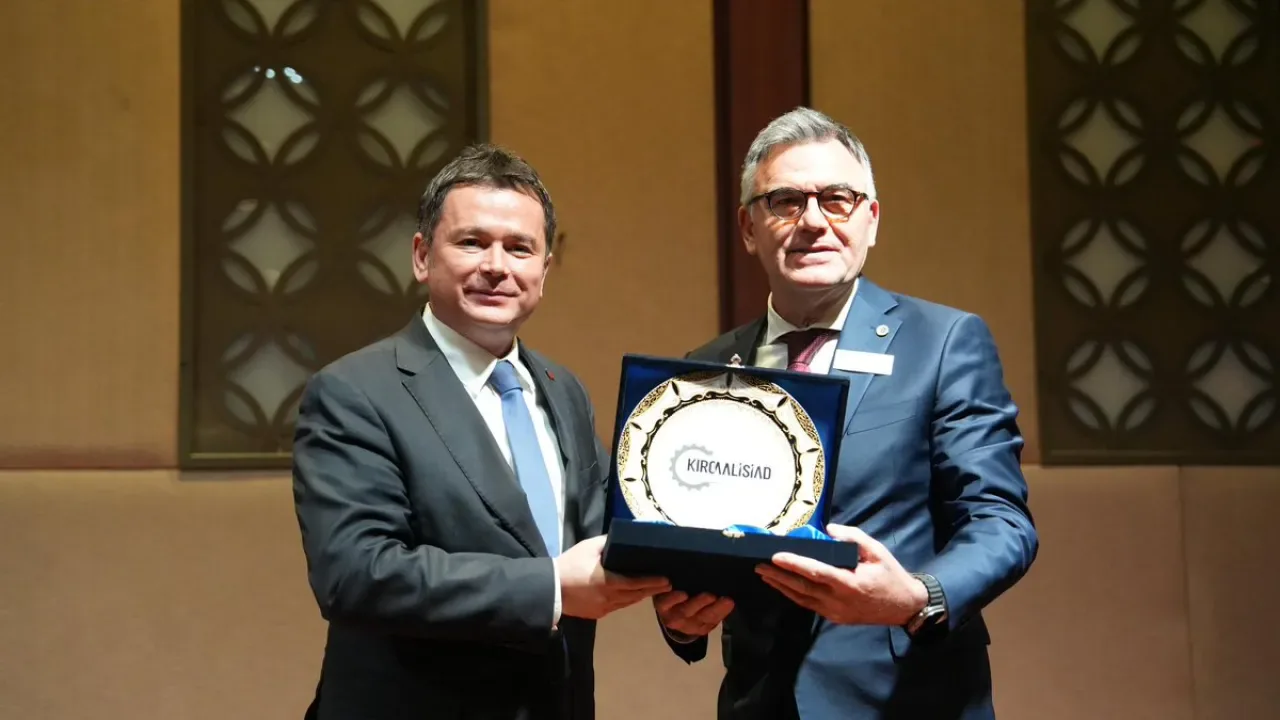 Bursa'da Balkan İş İnsanları Dayanışma Platformu Buluşması Bursa'da Balkan İş İnsanları Dayanışma Platformu Buluşması