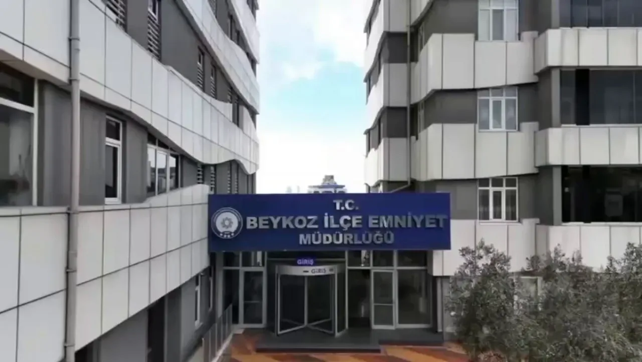 Beykoz'da Drone Destekli Trafik Denetimi: 43 Araca Geçiş Üstünlüğü İhlalinden Ceza Beykoz'da Drone Destekli Trafik Denetimi: 43 Araca Geçiş Üstünlüğü İhlalinden Ceza