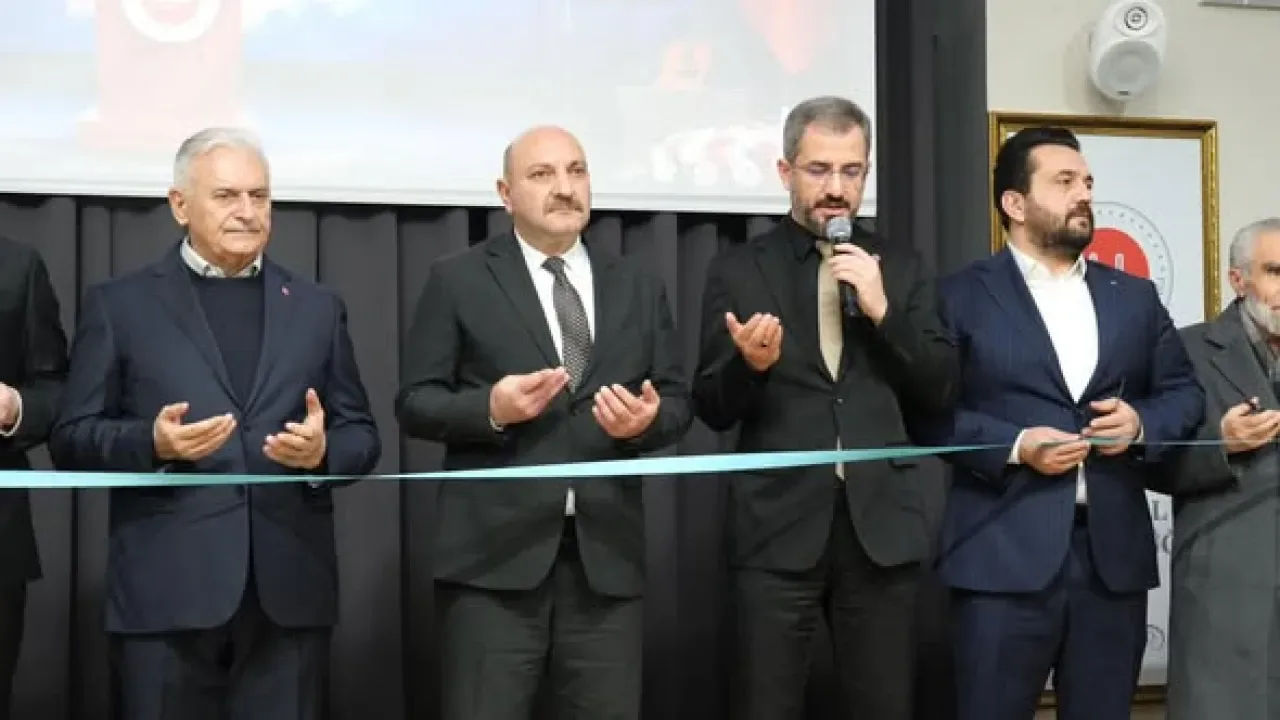 Kartal'da Gençlik Merkezi ve Ödev Evi Hizmete Açıldı Kartal'da Gençlik Merkezi ve Ödev Evi Hizmete Açıldı
