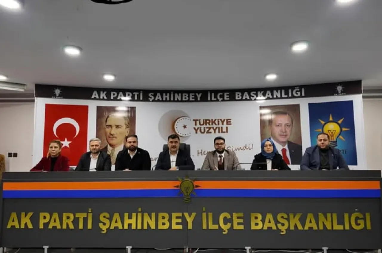 Ak Parti Şahinbey'de Yönetim Kurulu Toplantısı ve Önümüzdeki Dönem Planları Görüşüldü Ak Parti Şahinbey'de Yönetim Kurulu Toplantısı ve Önümüzdeki Dönem Planları Görüşüldü