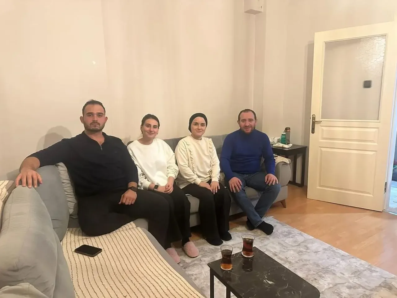 MHP'li Yöneticilerden Gülsuyu Mahallesi'nde Aile Ziyareti MHP'li Yöneticilerden Gülsuyu Mahallesi'nde Aile Ziyareti