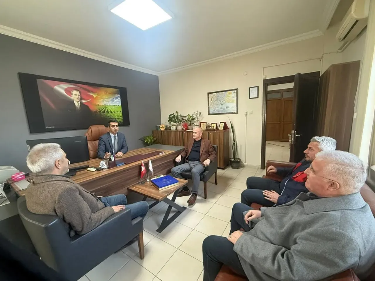 AK Parti Silivri İlçe Başkanı Sami Barlas, İlçe Tarım Müdürü Serkan Güneş'i Ziyaret Etti AK Parti Silivri İlçe Başkanı Sami Barlas, İlçe Tarım Müdürü Serkan Güneş'i Ziyaret Etti