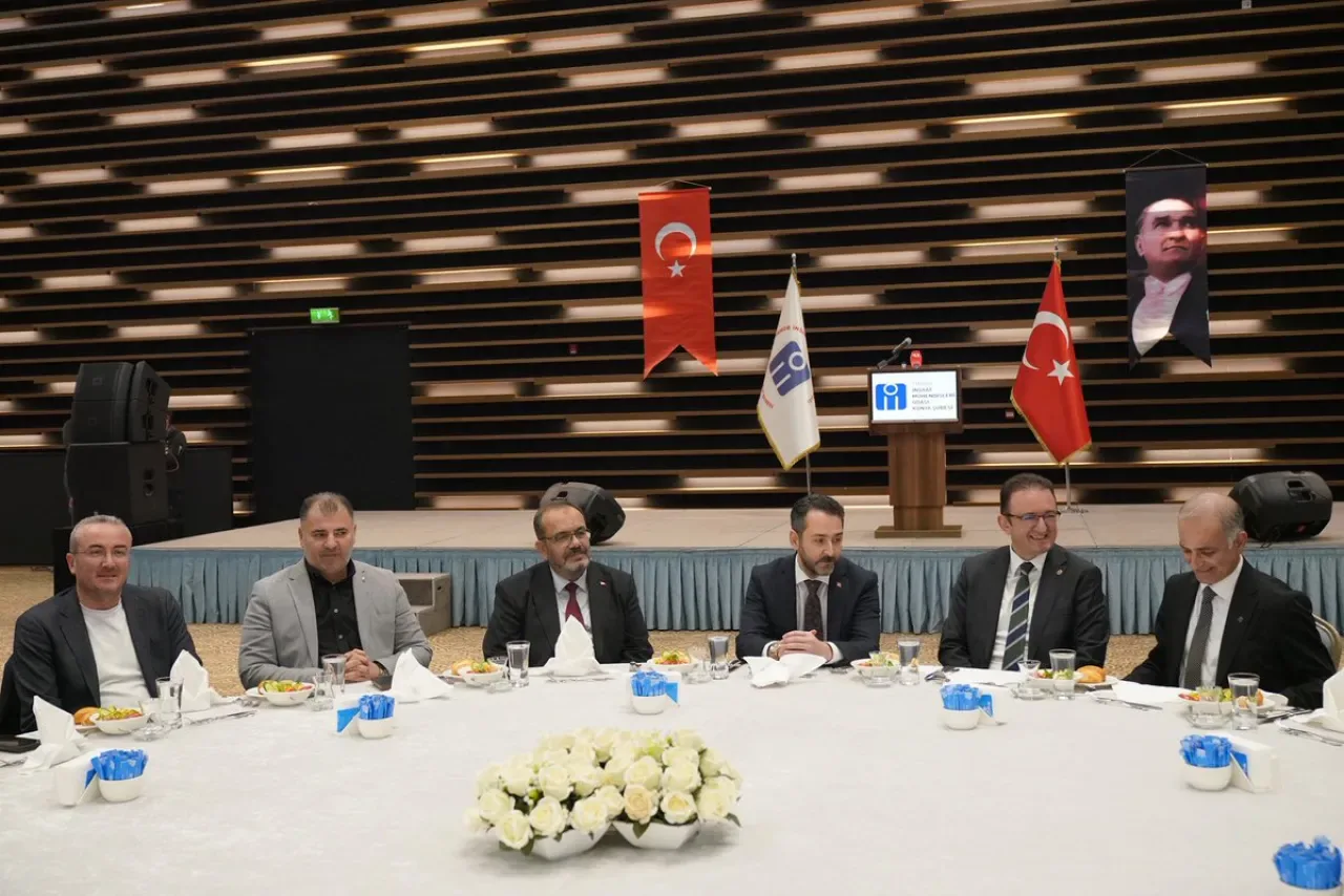 Konya Teknik Üniversitesi Rektörü, İnşaat Mühendisleri Odası Programına Katıldı Konya Teknik Üniversitesi Rektörü, İnşaat Mühendisleri Odası Programına Katıldı