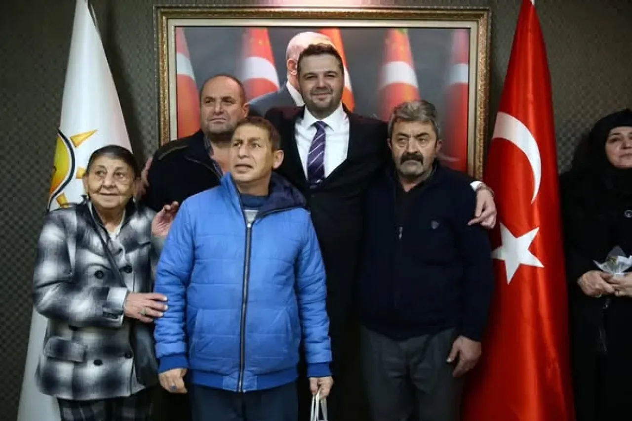 AK Parti Keçiören'de Görev Devir Teslim Töreni Gerçekleşti AK Parti Keçiören'de Görev Devir Teslim Töreni Gerçekleşti