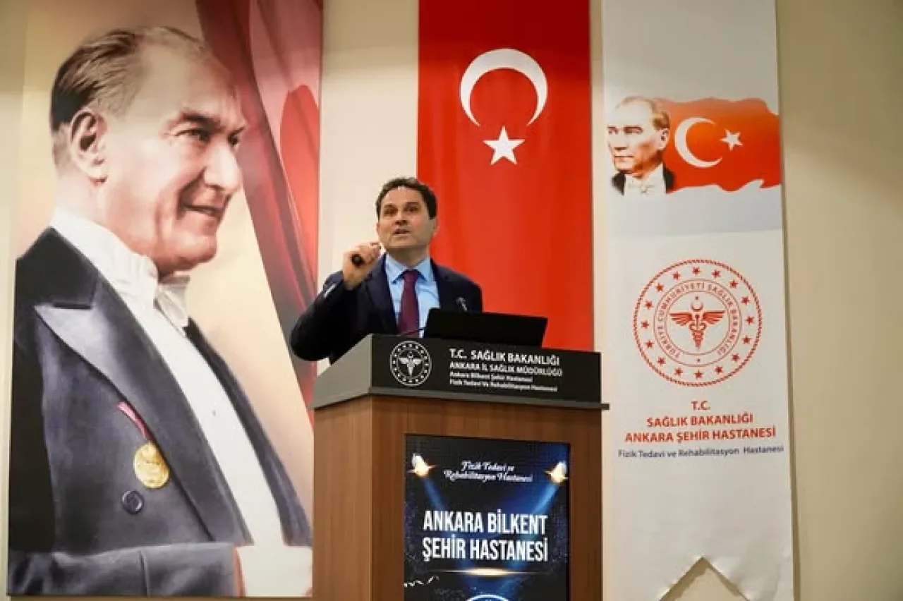 Sağlık Bilimleri Üniversitesi'nde Eğiticinin Eğitimi Kursu Başladı Sağlık Bilimleri Üniversitesi'nde Eğiticinin Eğitimi Kursu Başladı