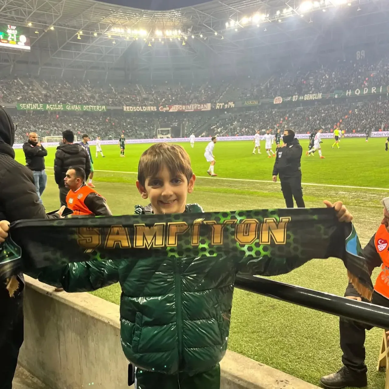 Kocaelispor, Antalyaspor'u Mağlup Ederek Kritik 3 Puanı Evine Aldı Kocaelispor, Antalyaspor'u Mağlup Ederek Kritik 3 Puanı Evine Aldı