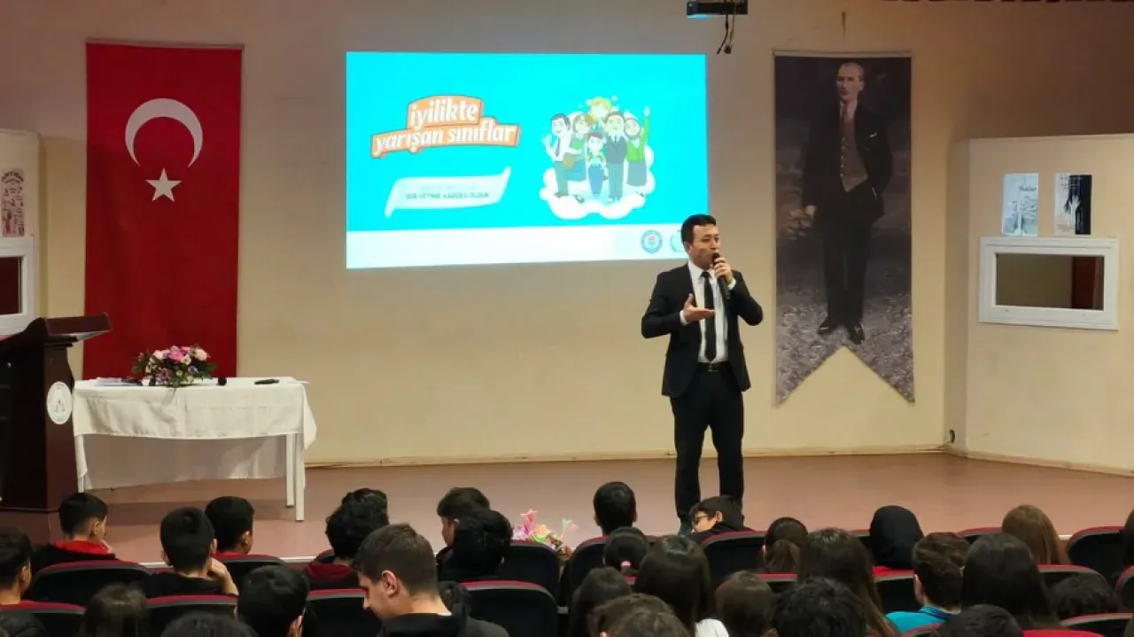 Çayırova'da Öğrenciler Dört Yetime Umut Oldu Çayırova'da Öğrenciler Dört Yetime Umut Oldu