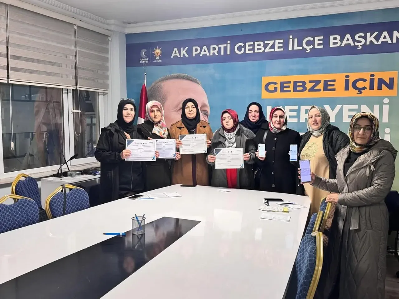 AK Parti Gebze İlçe Kadın Kolları KOSGEB Sertifikası Aldı AK Parti Gebze İlçe Kadın Kolları KOSGEB Sertifikası Aldı