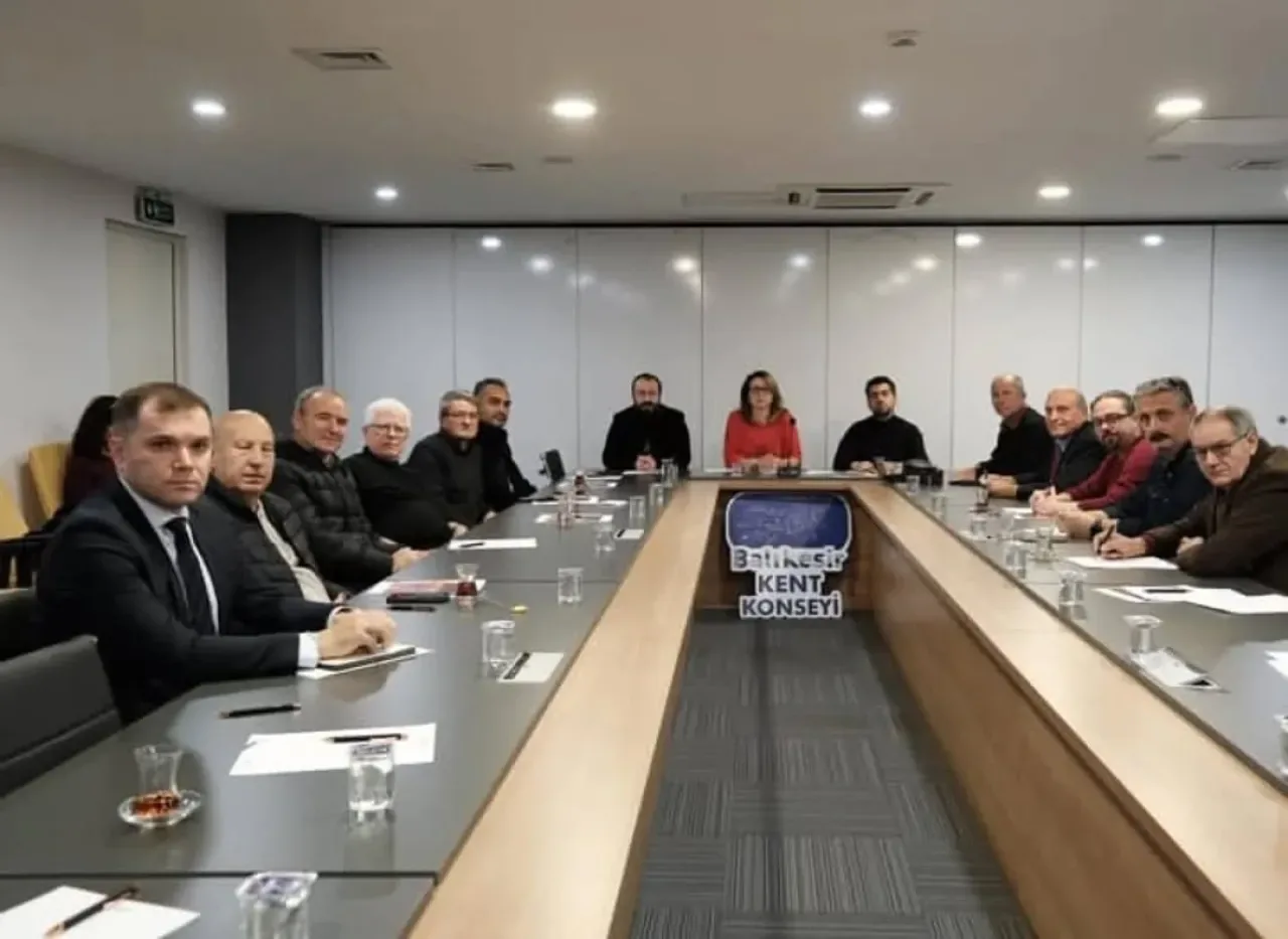 Balıkesir'de Kültür Dernekleri Dayanışma ve İş Birliği Toplantısı Düzenlendi Balıkesir'de Kültür Dernekleri Dayanışma ve İş Birliği Toplantısı Düzenlendi