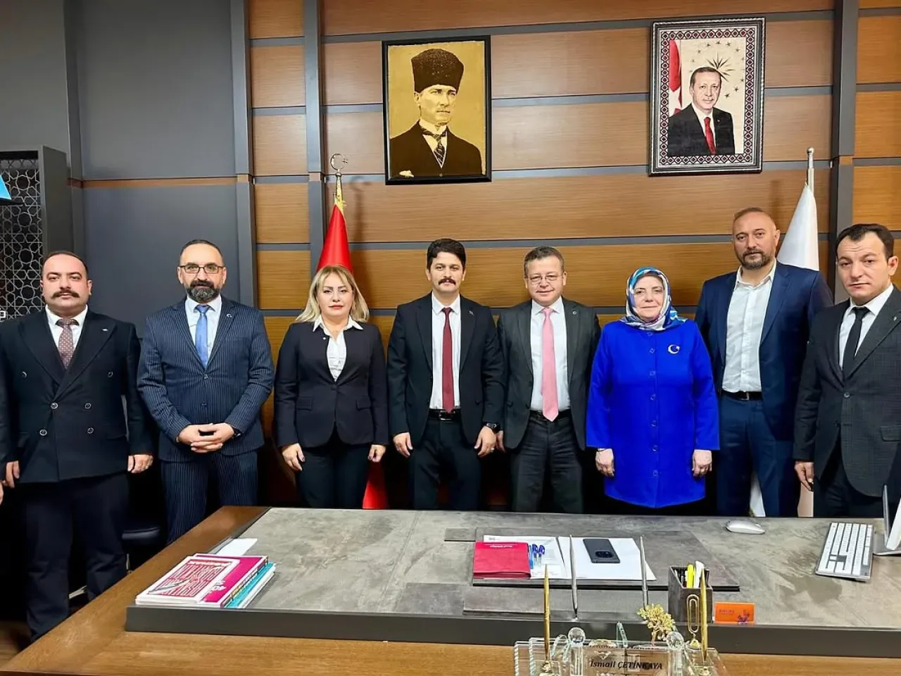 Zeytinburnu Bozkurt İlkokulu Müdürü Hakan Akgün, İlçe Milli Eğitim Müdürü'nü Ziyaret Etti Zeytinburnu Bozkurt İlkokulu Müdürü Hakan Akgün, İlçe Milli Eğitim Müdürü'nü Ziyaret Etti