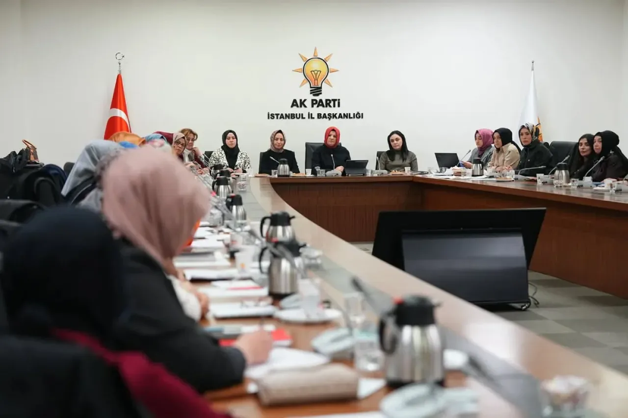 AK Parti Şişli Kadın Kolları Teşkilat Toplantısı Gerçekleştirildi AK Parti Şişli Kadın Kolları Teşkilat Toplantısı Gerçekleştirildi