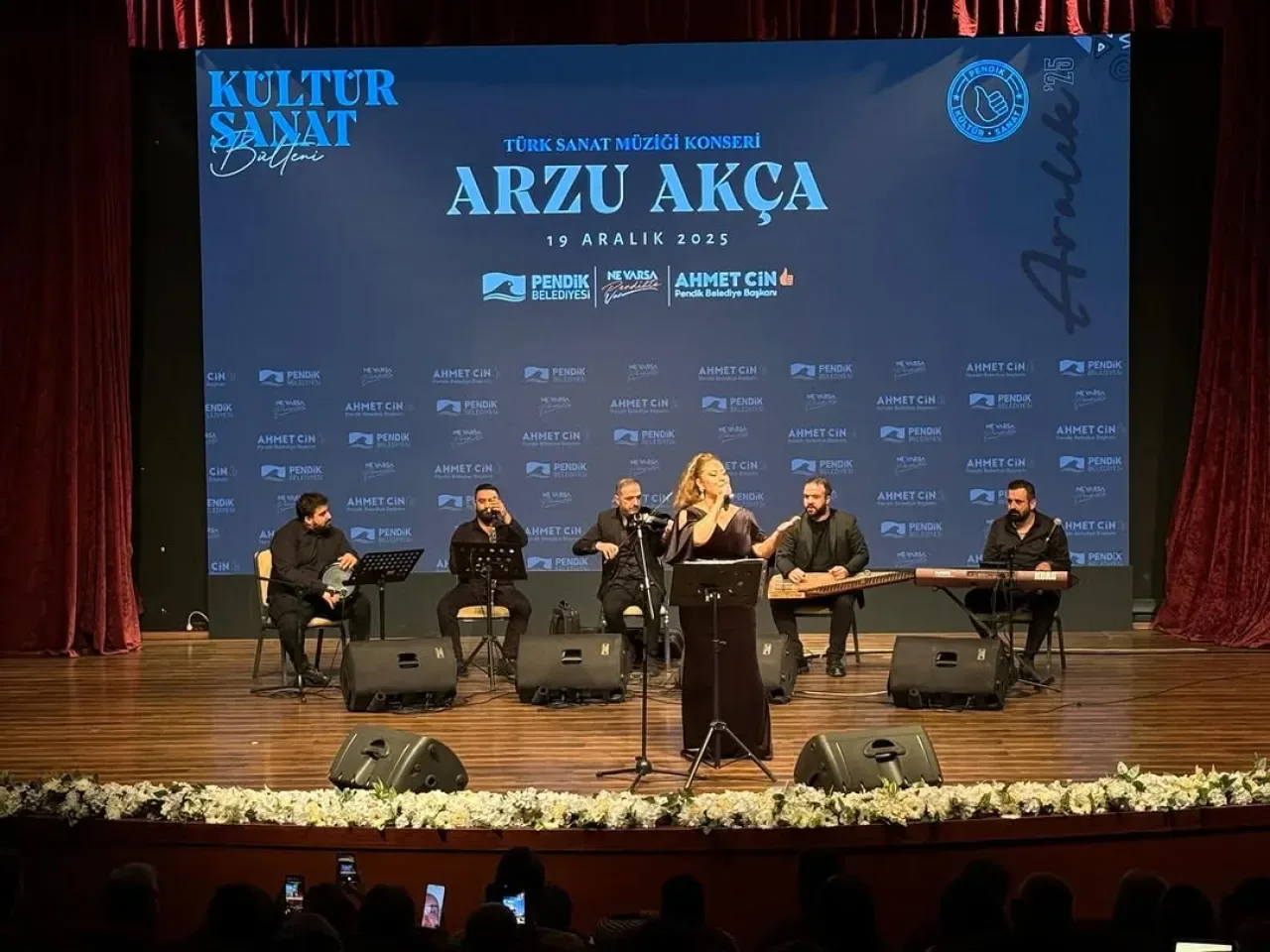 Arzu Akça'dan Pendik'te Unutulmaz Türk Sanat Müziği Gecesi Arzu Akça'dan Pendik'te Unutulmaz Türk Sanat Müziği Gecesi