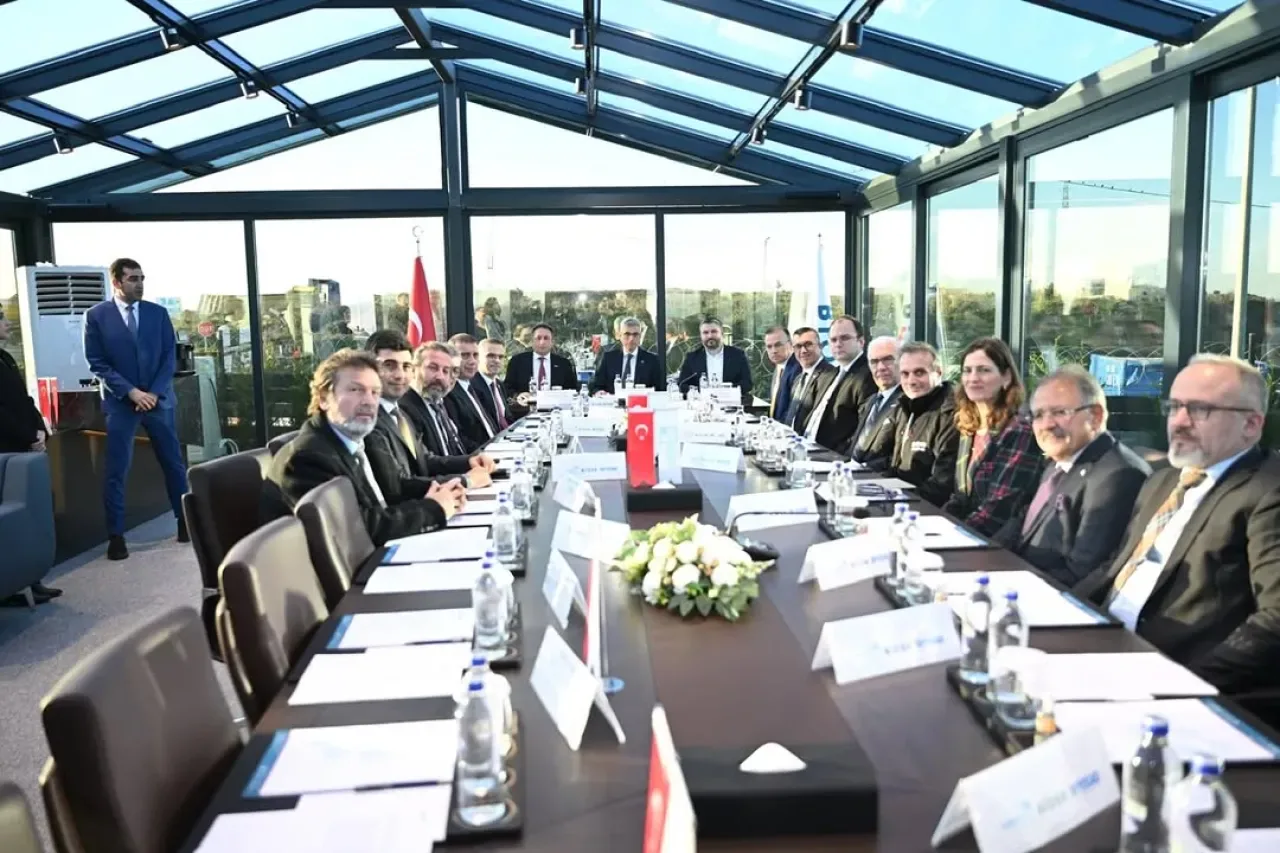 İstanbul Tuzla'da Biyoteknoloji İhtisas OSB'ye Üst Düzey Ziyaret İstanbul Tuzla'da Biyoteknoloji İhtisas OSB'ye Üst Düzey Ziyaret