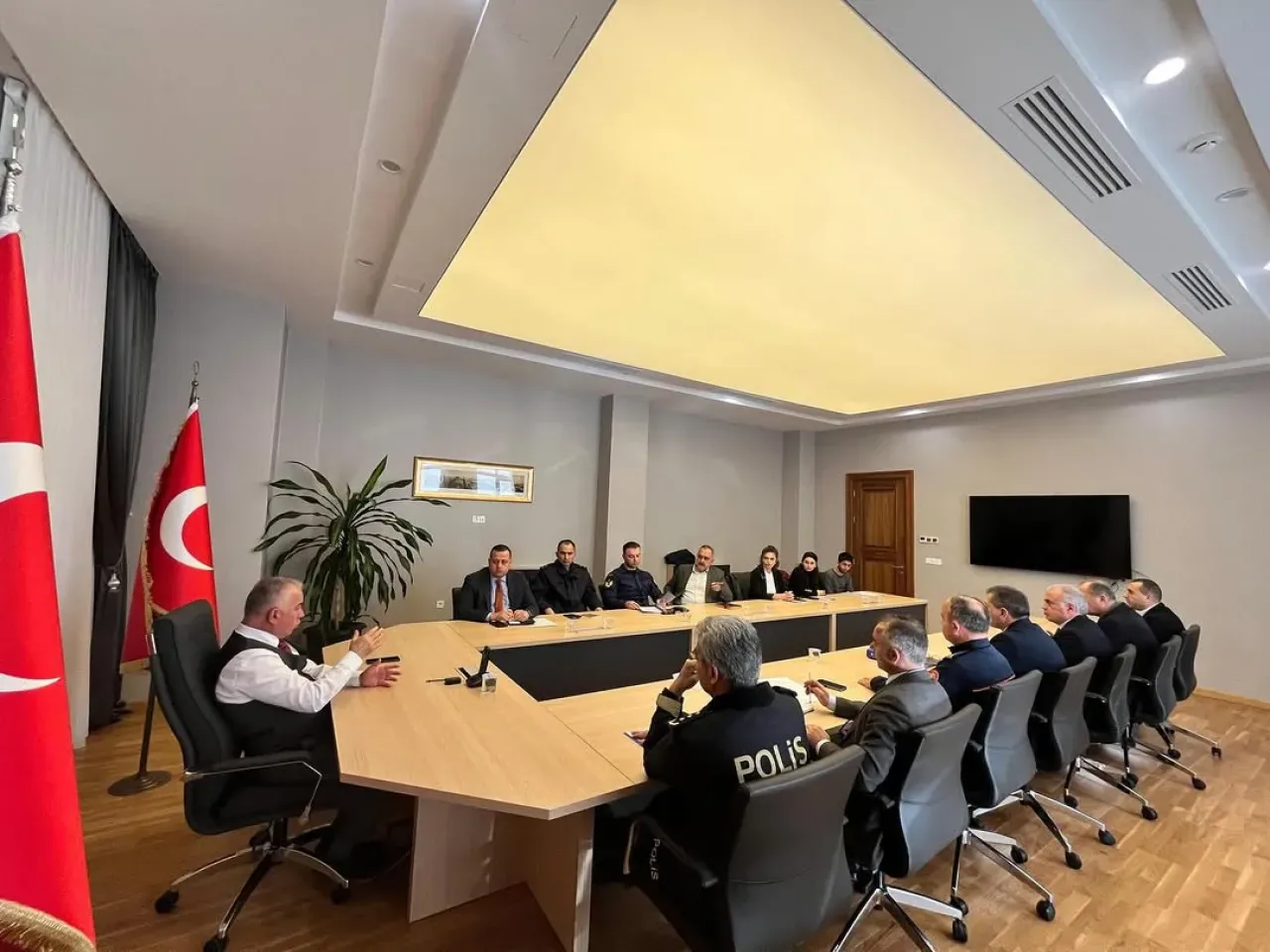 Şile'de Kış ve Yılbaşı Tedbirleri Görüşüldü Şile'de Kış ve Yılbaşı Tedbirleri Görüşüldü
