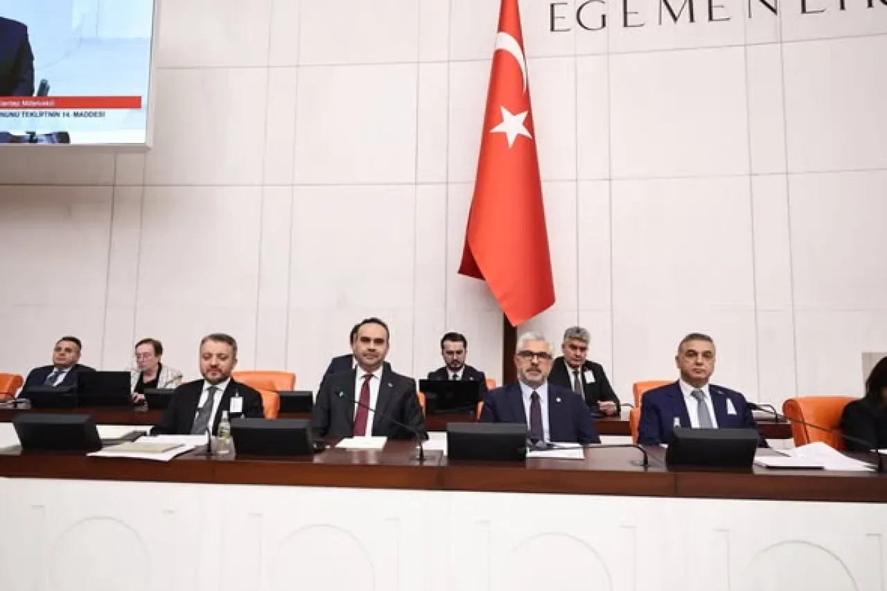 Ak Partili Atay Uslu: TBMM'de Bütçe Görüşmeleri 12 Gün Sürecek Ak Partili Atay Uslu: TBMM'de Bütçe Görüşmeleri 12 Gün Sürecek