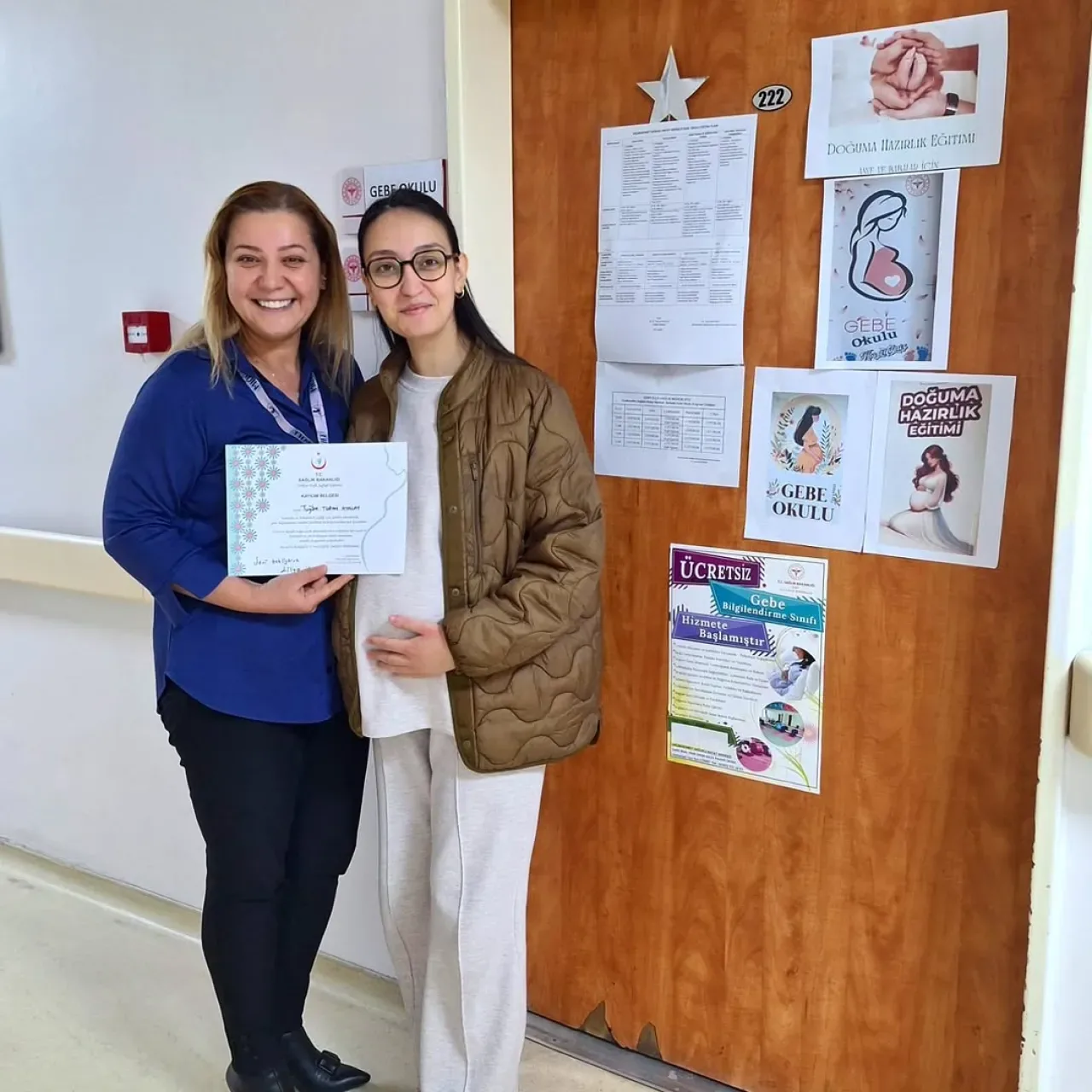 İzmit'te Gebe Okulu Mezuniyeti: Lilya Bebeğin Heyecanlı Bekleyişi İzmit'te Gebe Okulu Mezuniyeti: Lilya Bebeğin Heyecanlı Bekleyişi