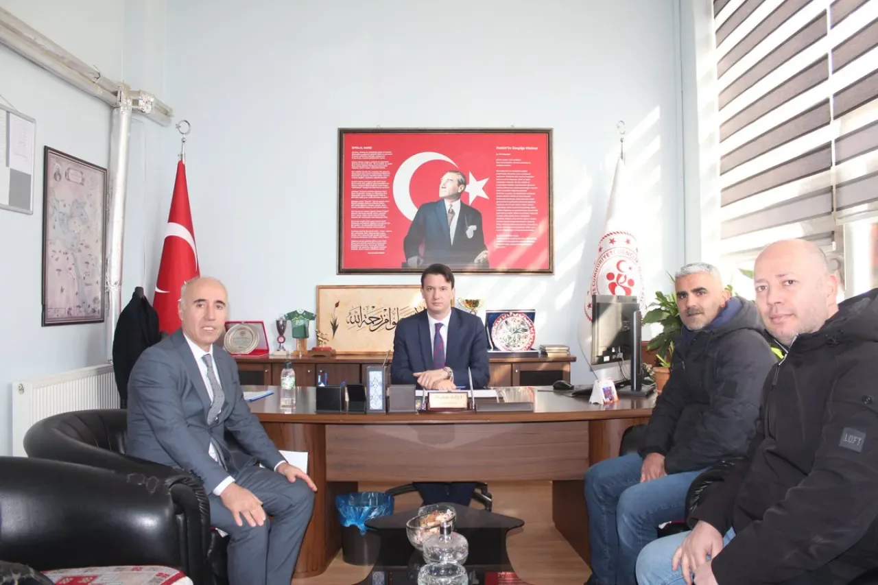 Keles Kaymakamı Burak Bozkurt Gürses, Gençlik ve Spor Müdürlüğü'nde İncelemede Bulundu Keles Kaymakamı Burak Bozkurt Gürses, Gençlik ve Spor Müdürlüğü'nde İncelemede Bulundu