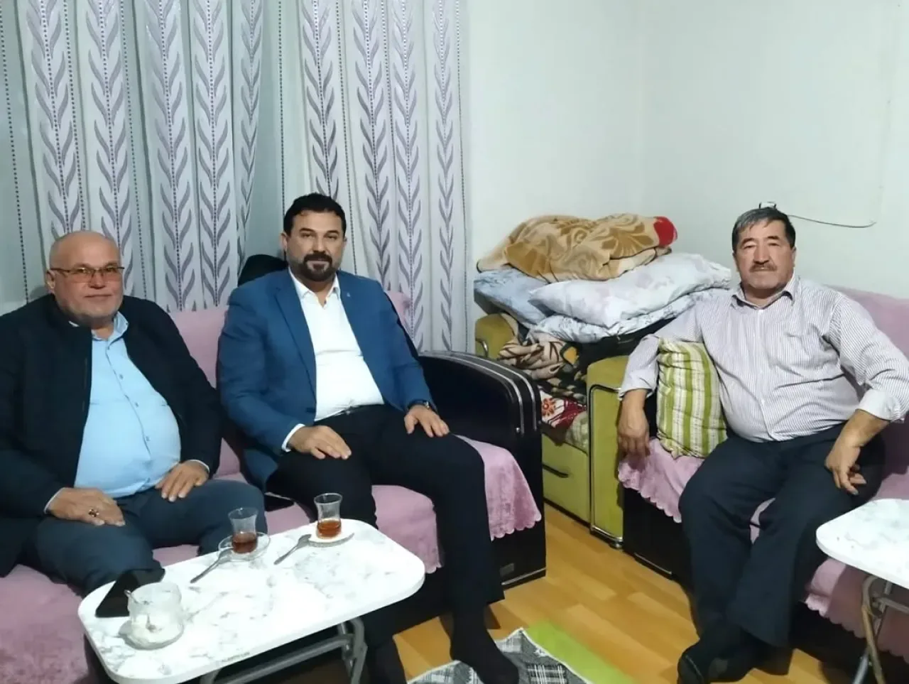 Muratpaşa AK Parti İlçe Heyeti, Teşkilatın Kıdemli İsmi İmdat Karacan'ı Ziyaret Etti Muratpaşa AK Parti İlçe Heyeti, Teşkilatın Kıdemli İsmi İmdat Karacan'ı Ziyaret Etti